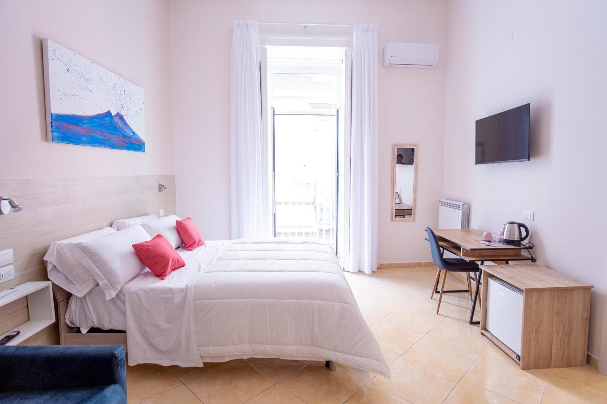 Leone Suites Toledo Naples Exterior photo